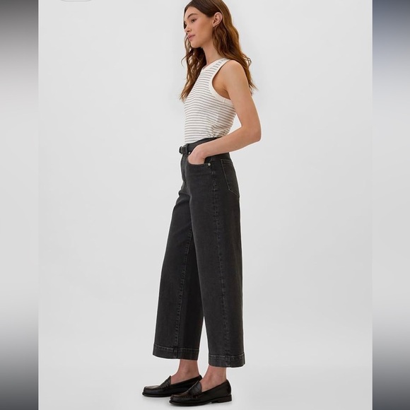 Gap | High Rise Crop - Picture 2 of 3